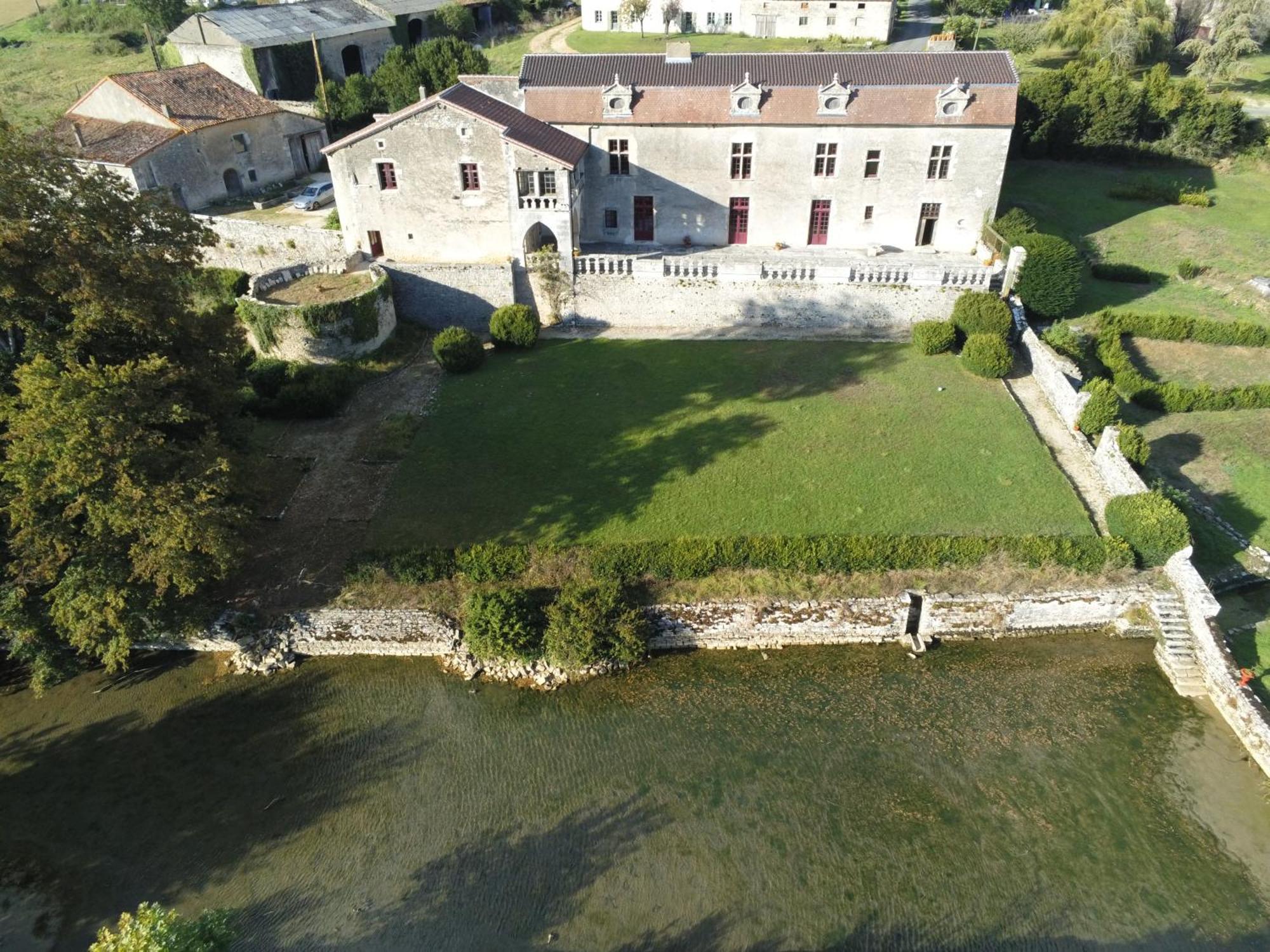 Chateau De Cibioux Surin  エクステリア 写真